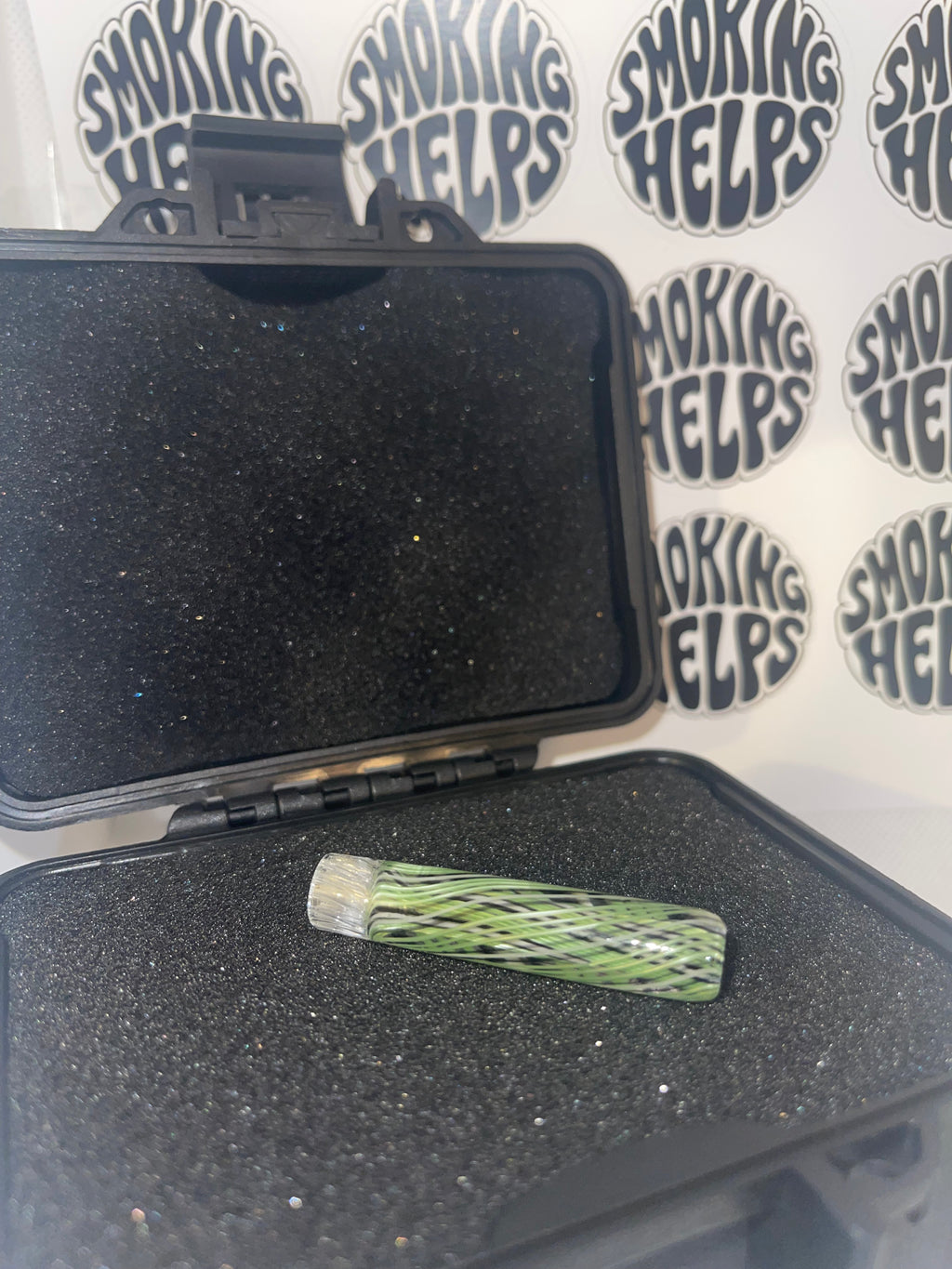 Sabai Glass Tip Dark Green and Black Green Vertical Wave Rettichello Pattern