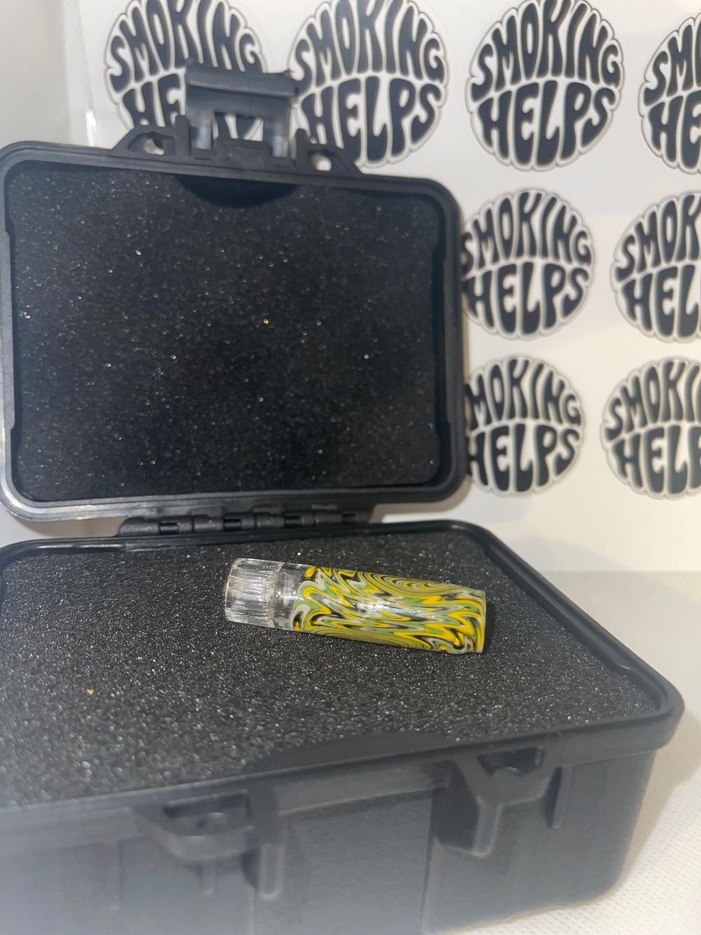 Sabai Glass Tip Light Green and Yellow Wave Rettichello Pattern