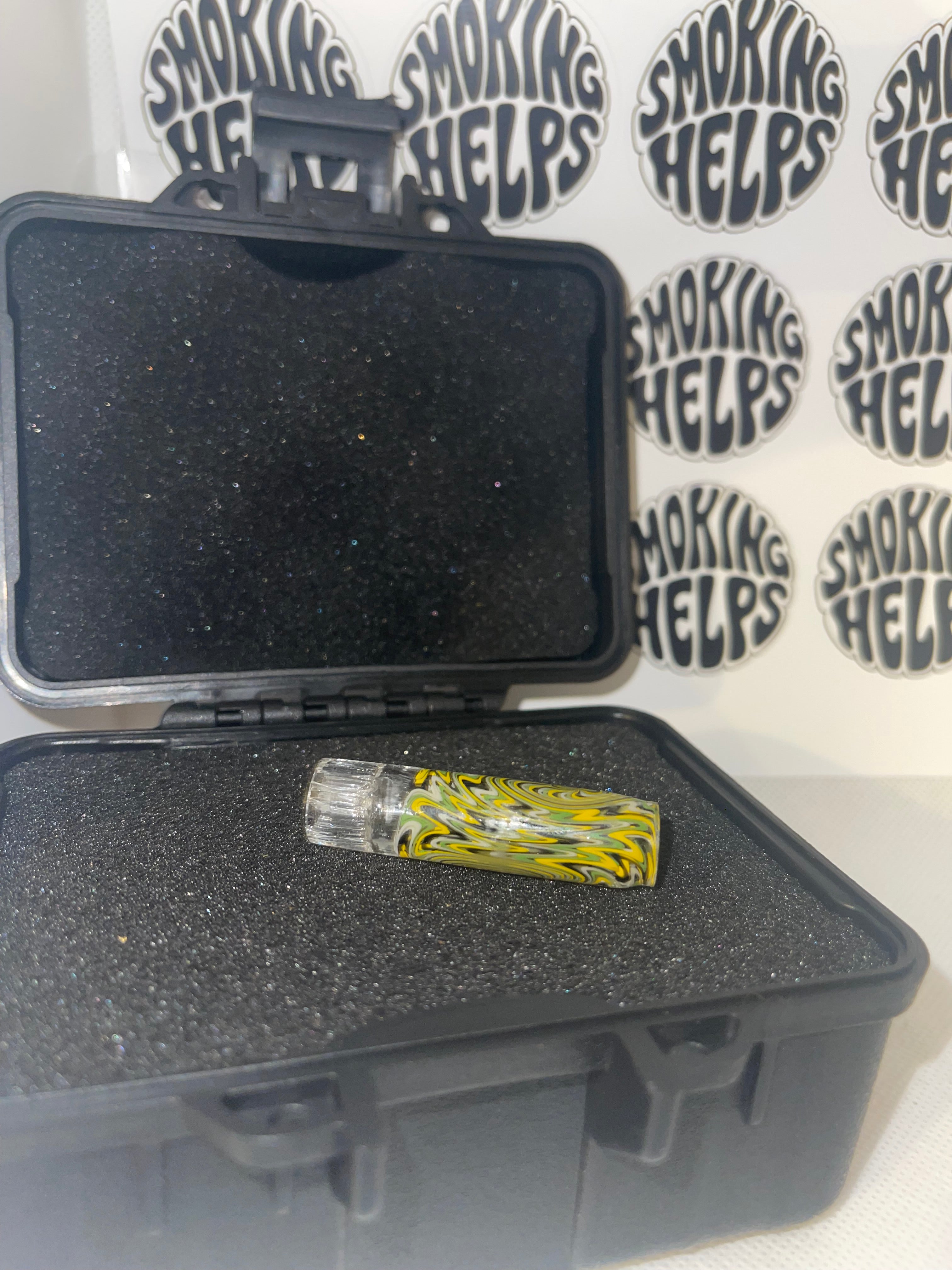 Sabai Glass Tip Light Green and Yellow Wave Rettichello Pattern