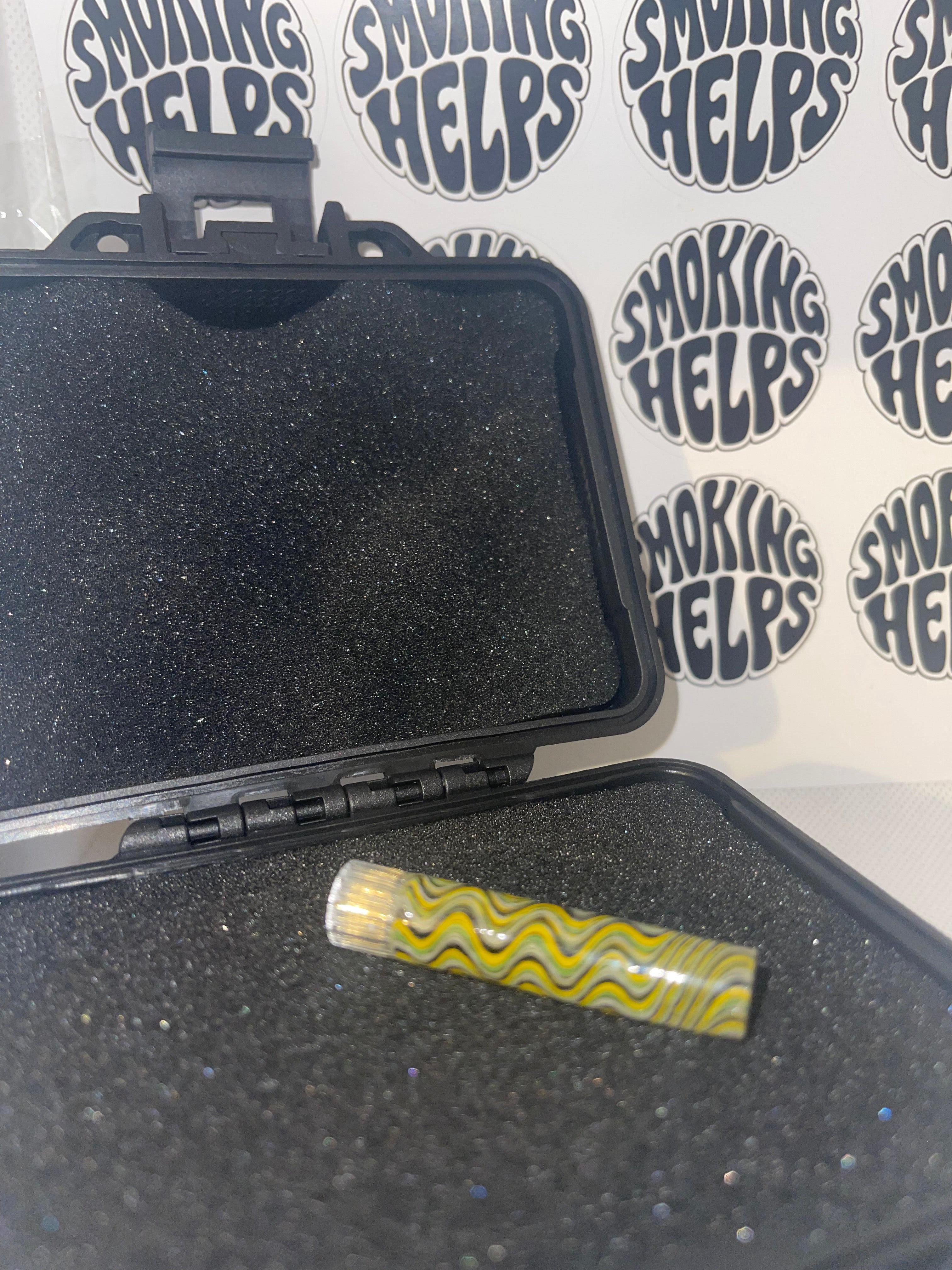 Sabai Glass Tip Light Green and Yellow Wave Rettichello Pattern
