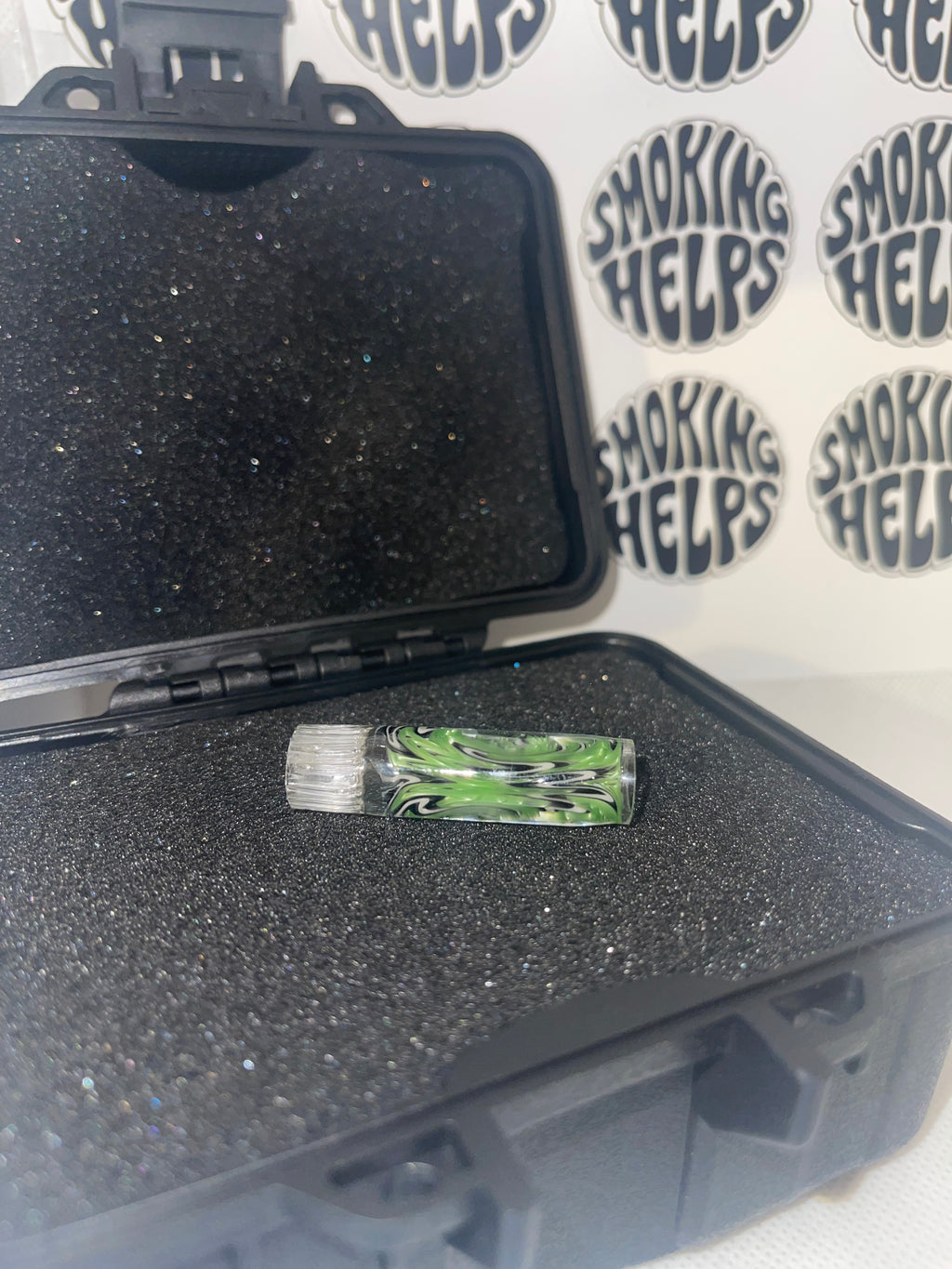 Sabai Glass Tip Dark Green and Black Green Horizontal Wave Rettichello Pattern