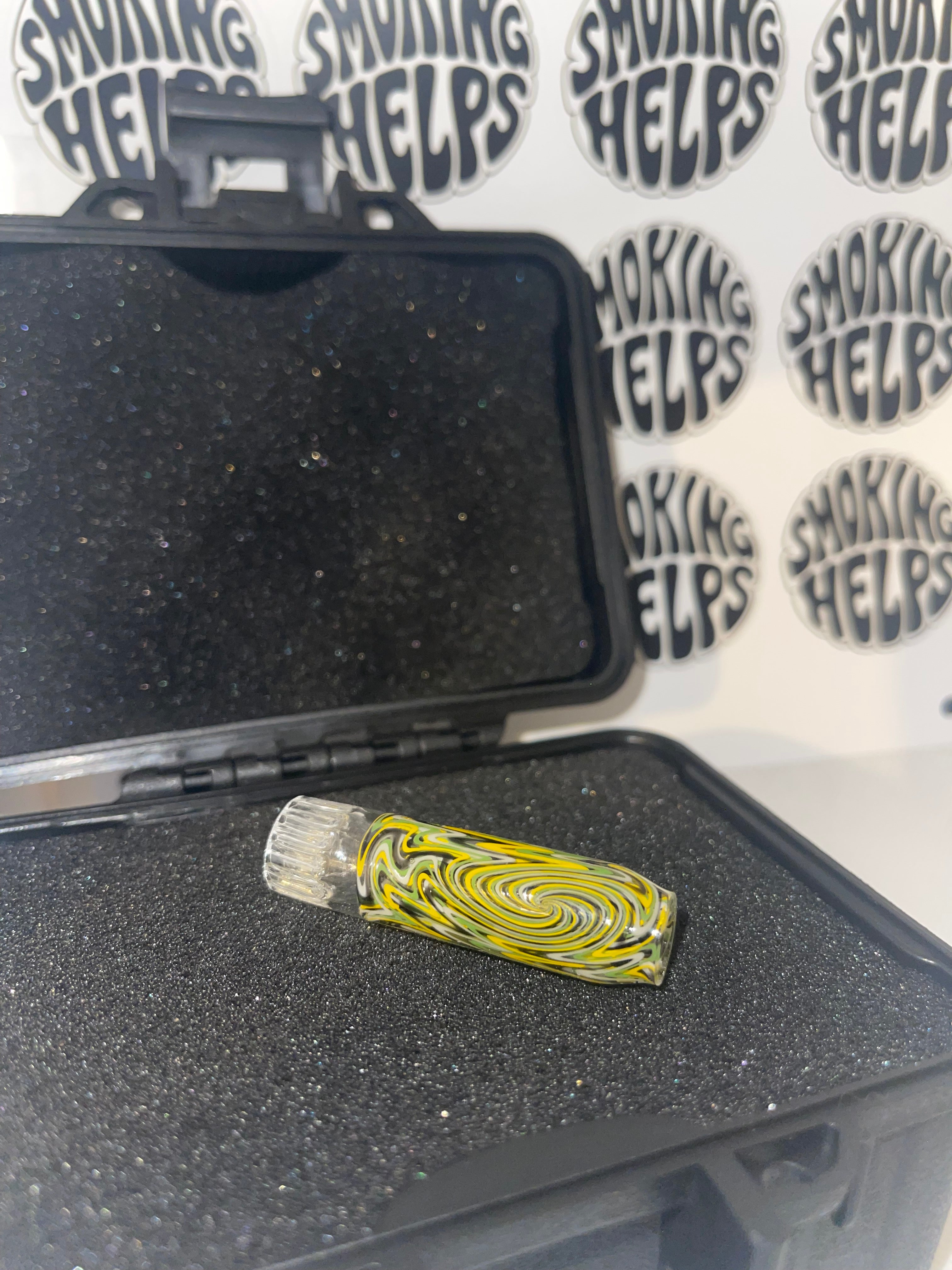 Sabai Glass Tip Light Green and Yellow Wave Rettichello Pattern