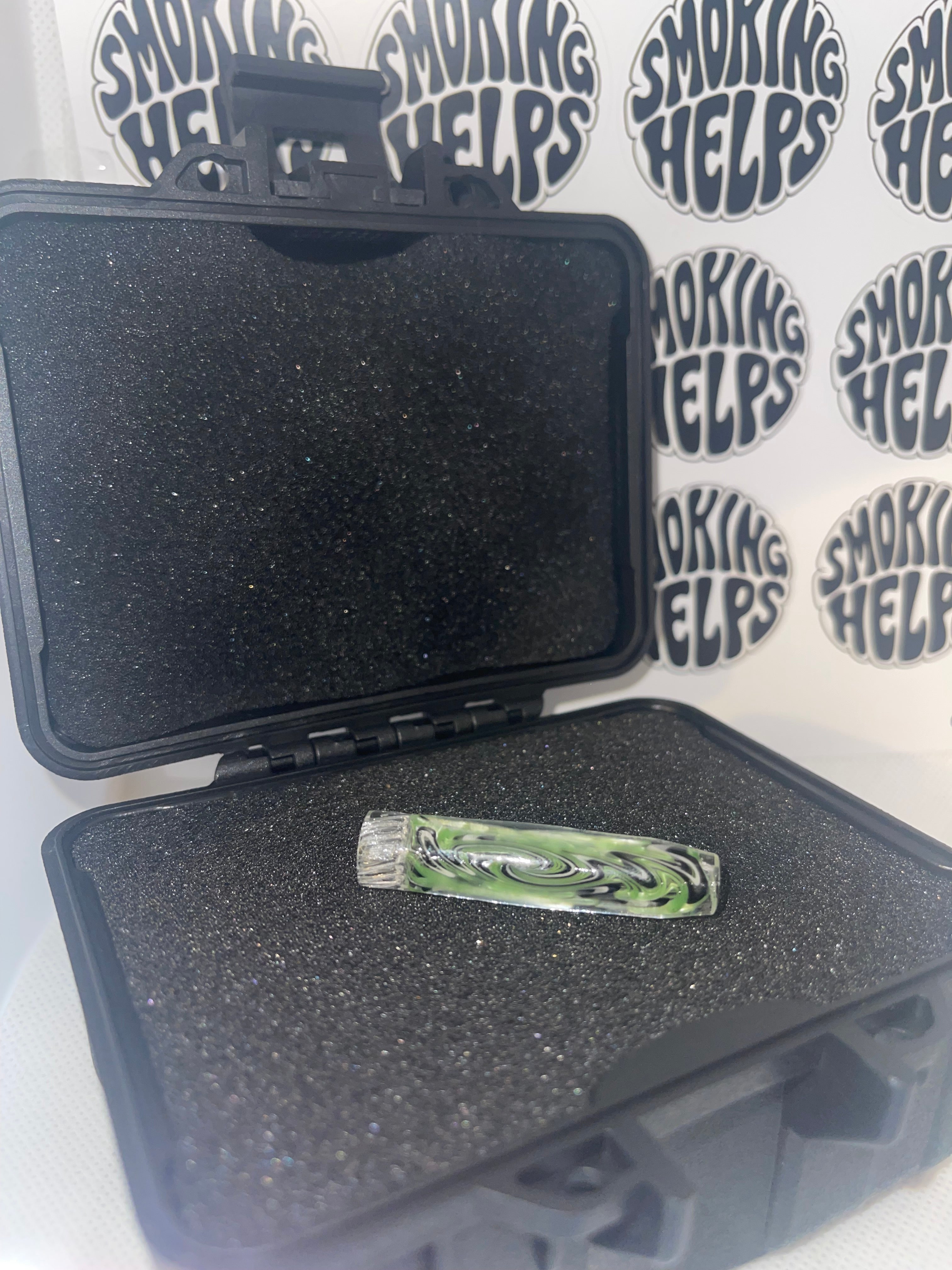 Sabai Glass Tip Dark Green and Black Green Horizontal Wave Rettichello Pattern