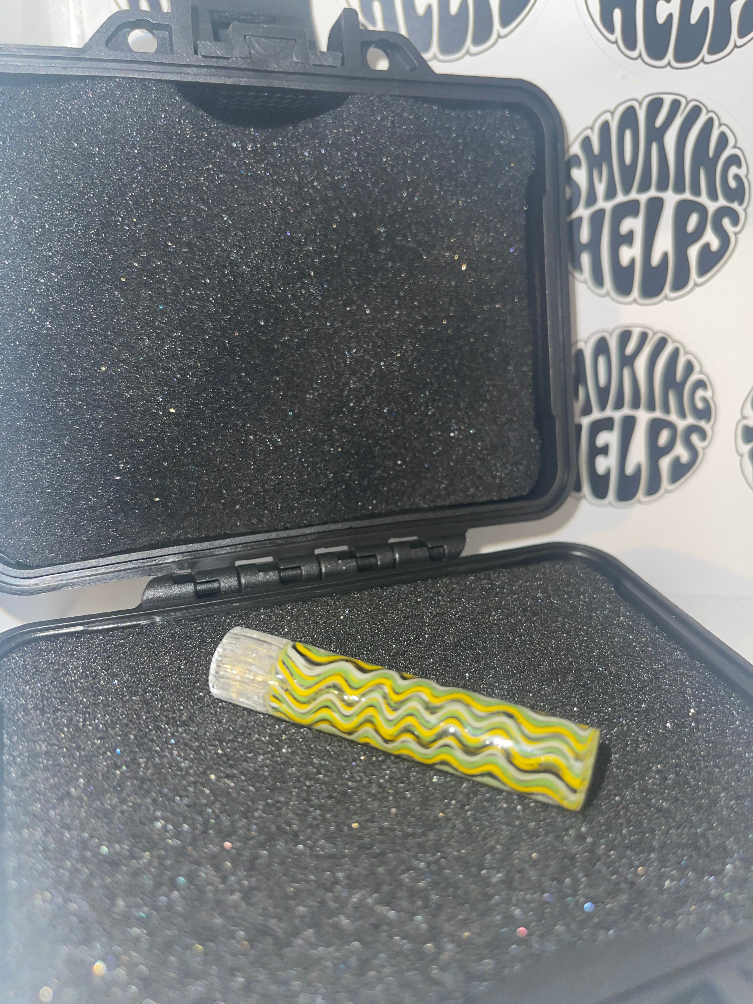 Sabai Glass Tip Light Green and Yellow Wave Rettichello Pattern