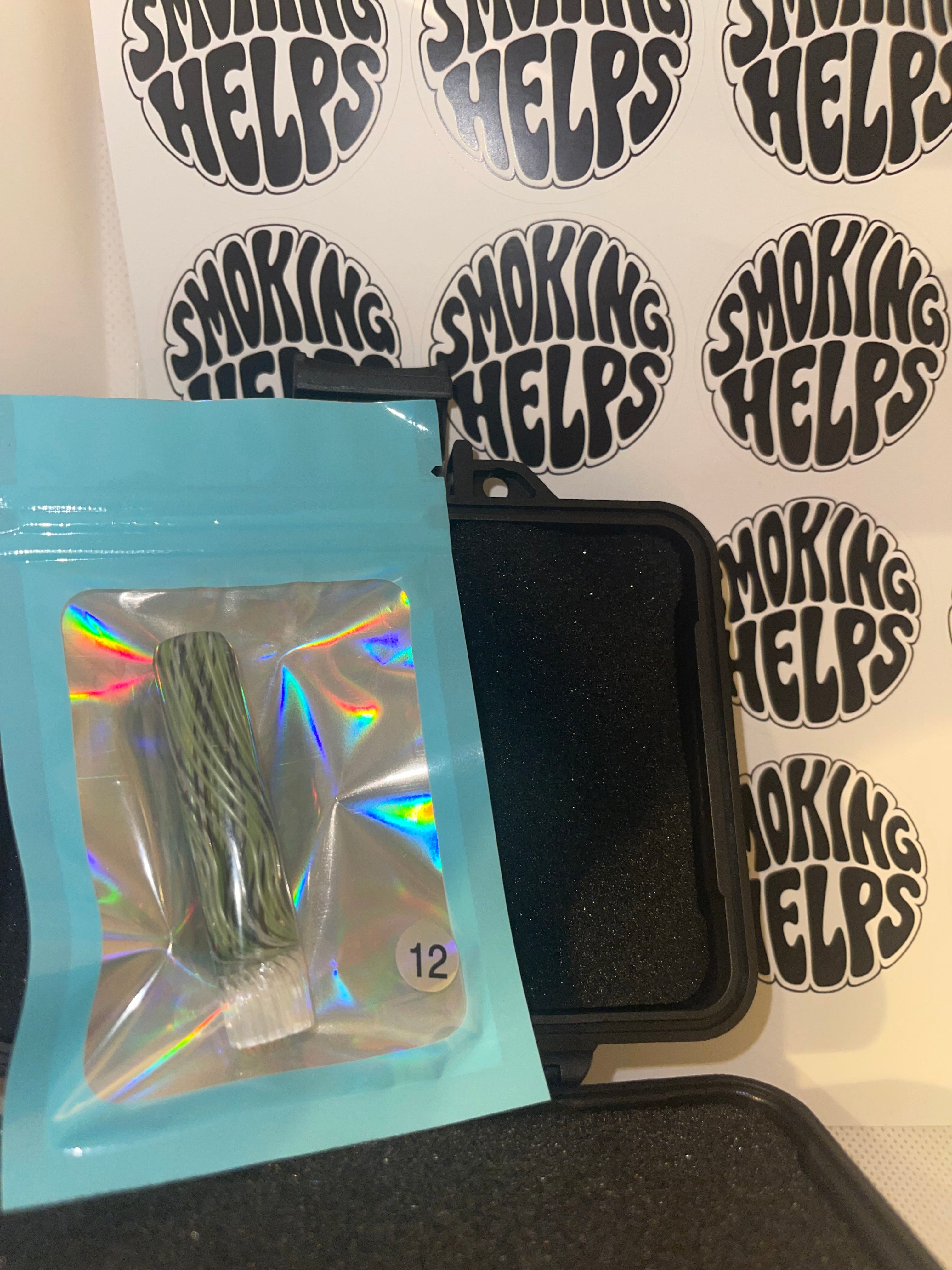 Sabai Glass Tip Dark Green and Black Green Vertical Wave Rettichello Pattern