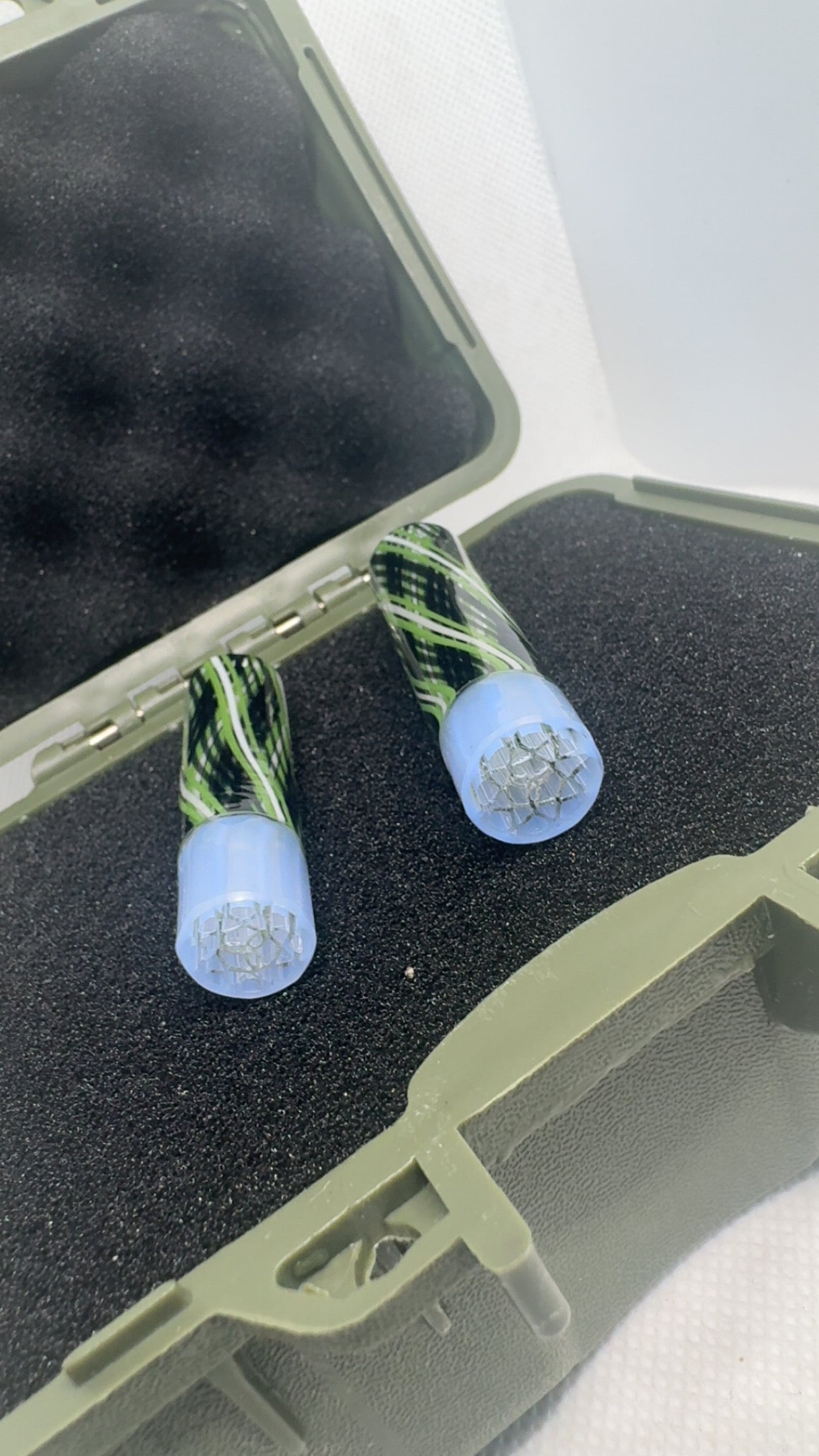 Sabai Glass Rettichello Tip on Midnight Blue